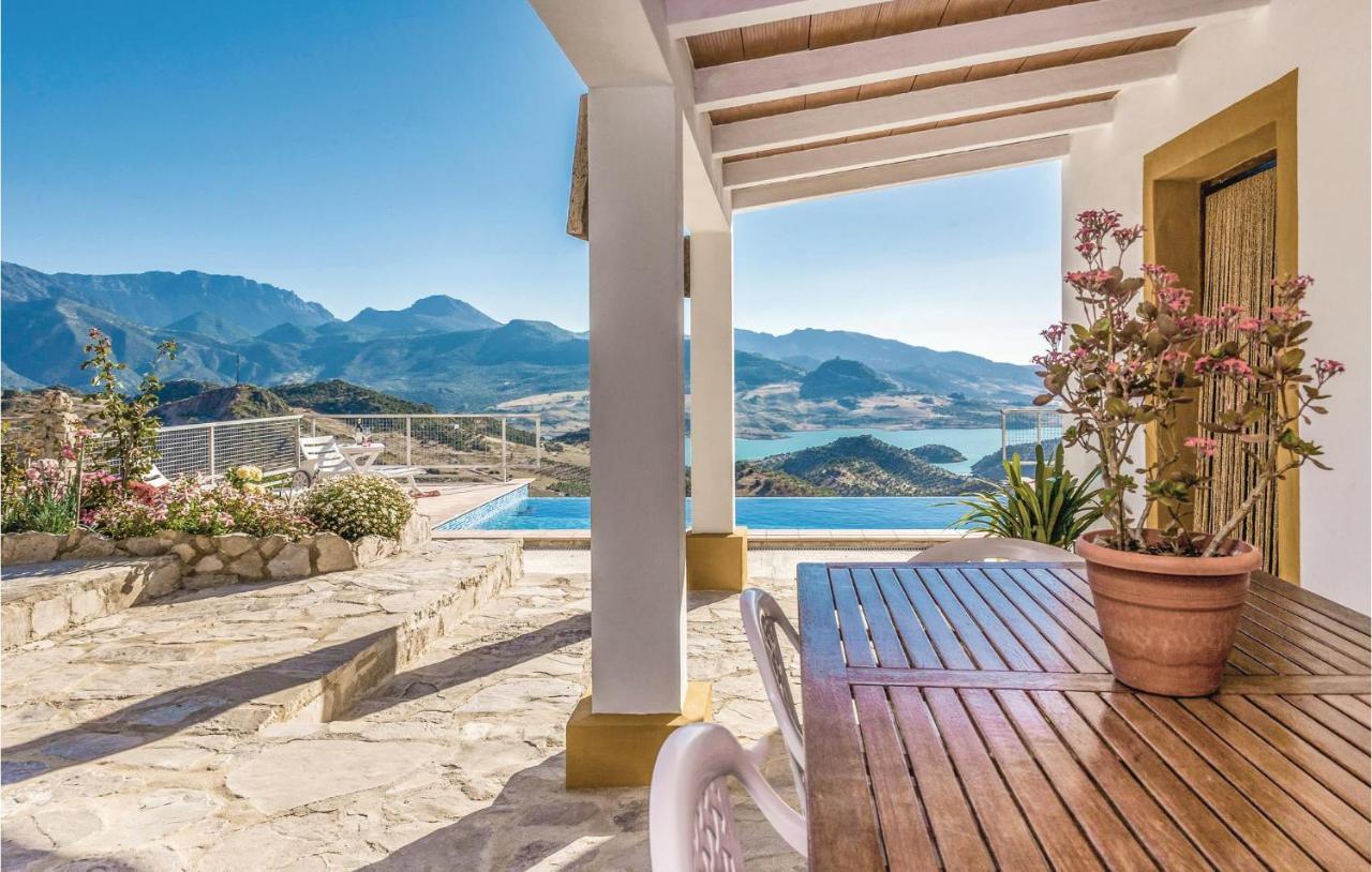 Awesome Home In Cadiz With Swimming Pool 埃尔加斯托尔 外观 照片