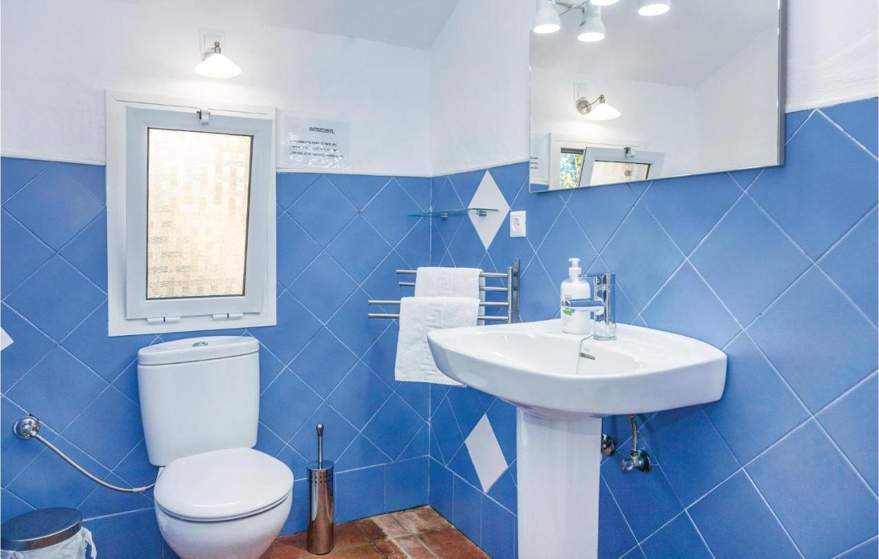 Awesome Home In Cadiz With Swimming Pool 埃尔加斯托尔 外观 照片