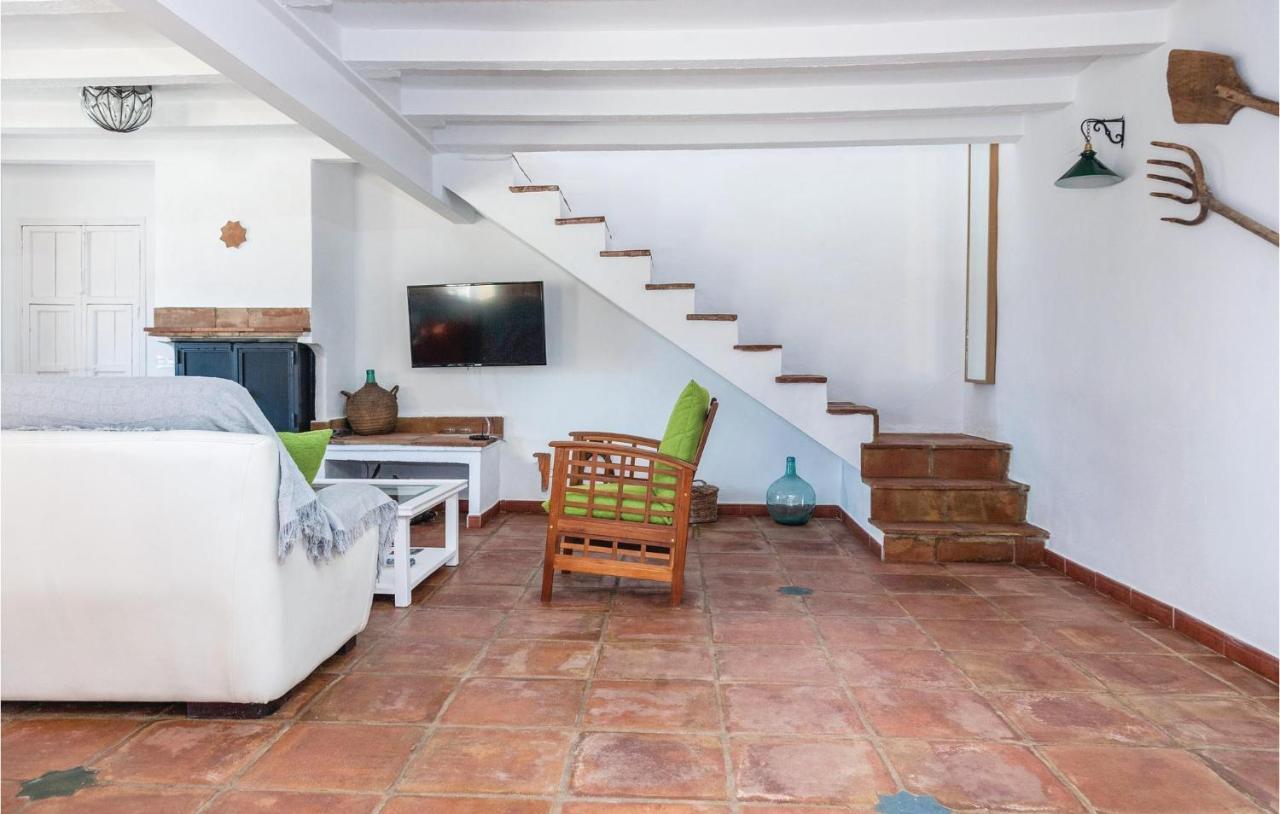 Awesome Home In Cadiz With Swimming Pool 埃尔加斯托尔 外观 照片